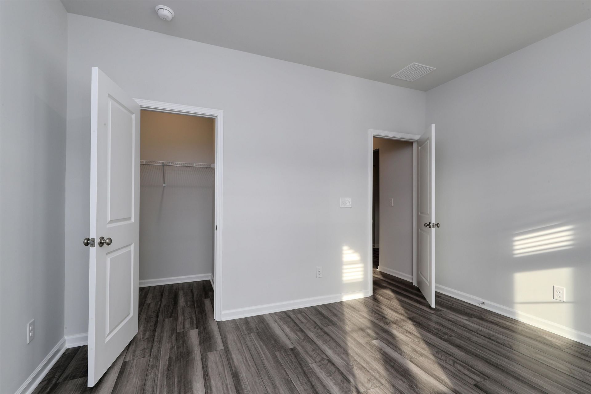 805 Wild Indigo Dr Photo 20