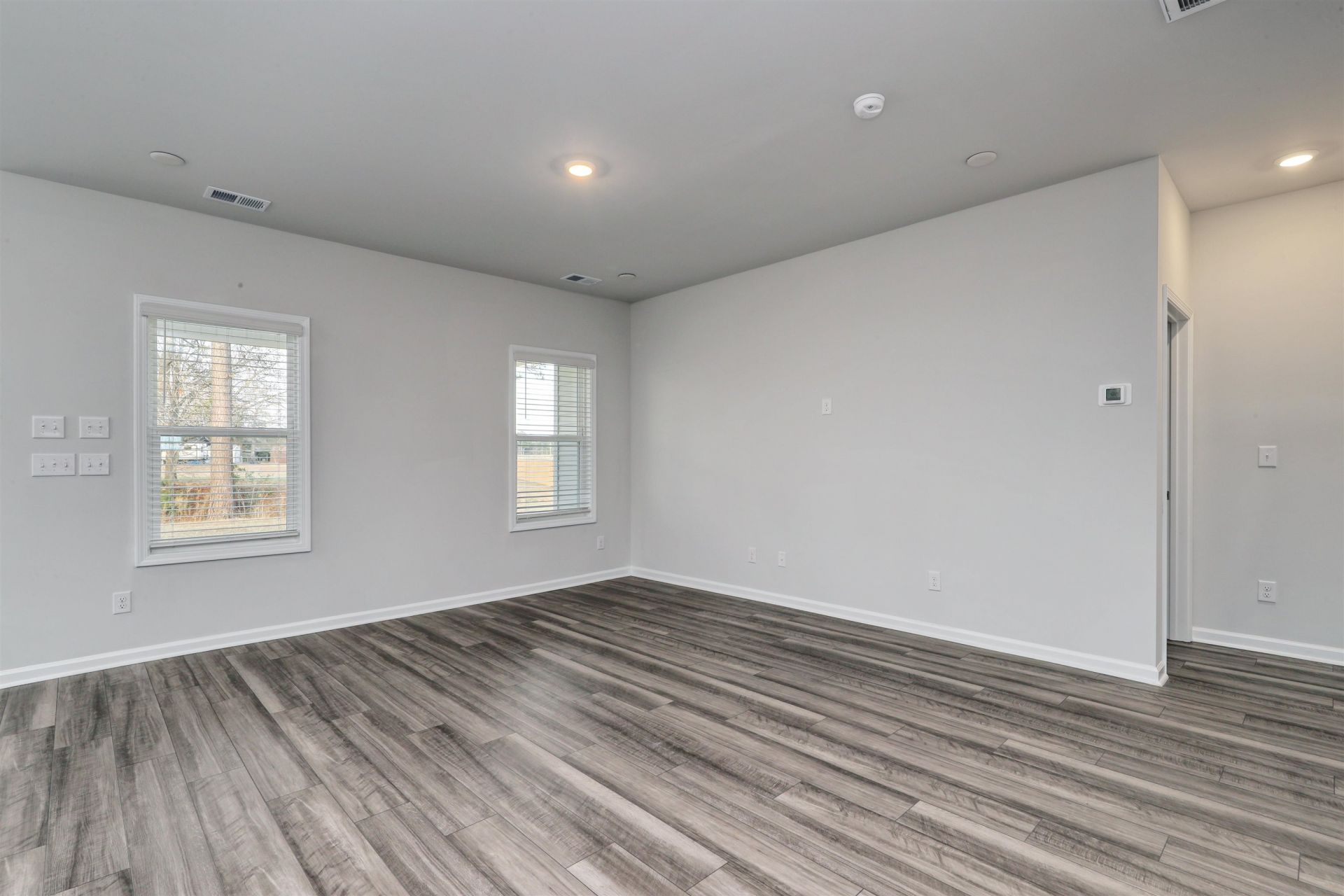 805 Wild Indigo Dr Photo 9