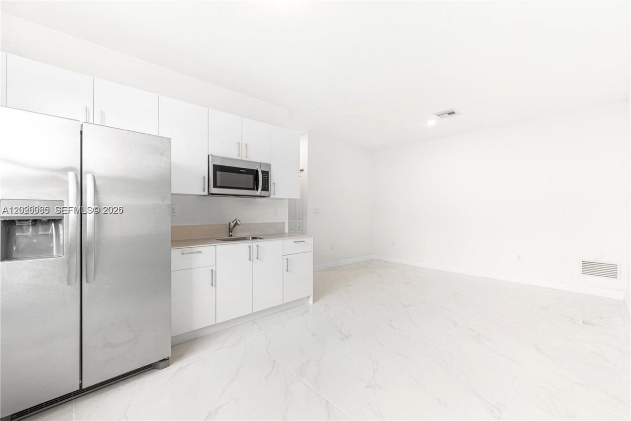 2209 SE 30th St , Unit 2, Homestead, FL 33035 Photo