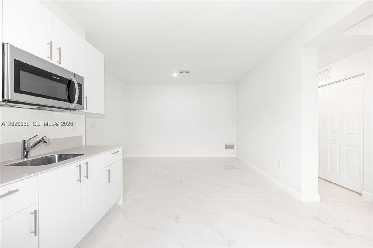 2209 SE 30th St , Unit 2, Homestead, FL 33035 Photo