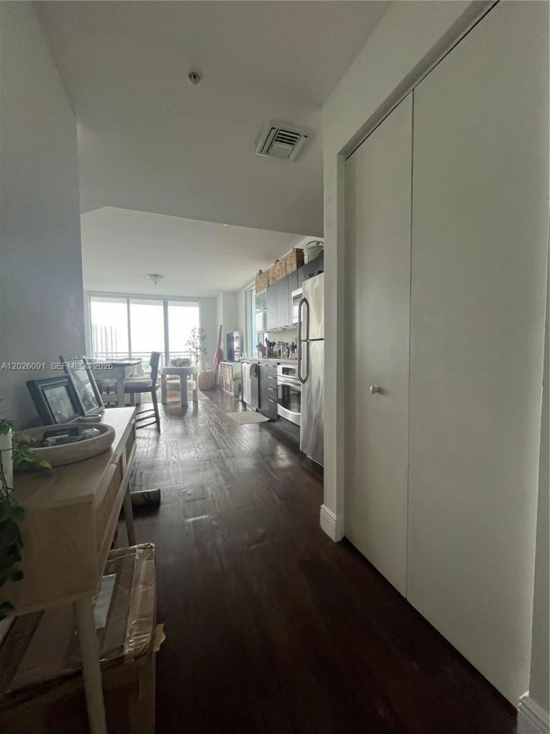 90 SW 3rd St , Unit 1705, Miami, FL 33130 Photo