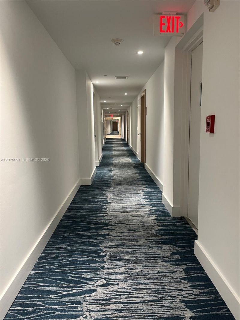 90 SW 3rd St , Unit 1705, Miami, FL 33130 Photo