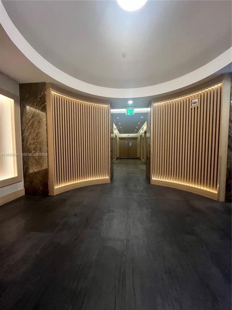 90 SW 3rd St , Unit 1705, Miami, FL 33130 Photo