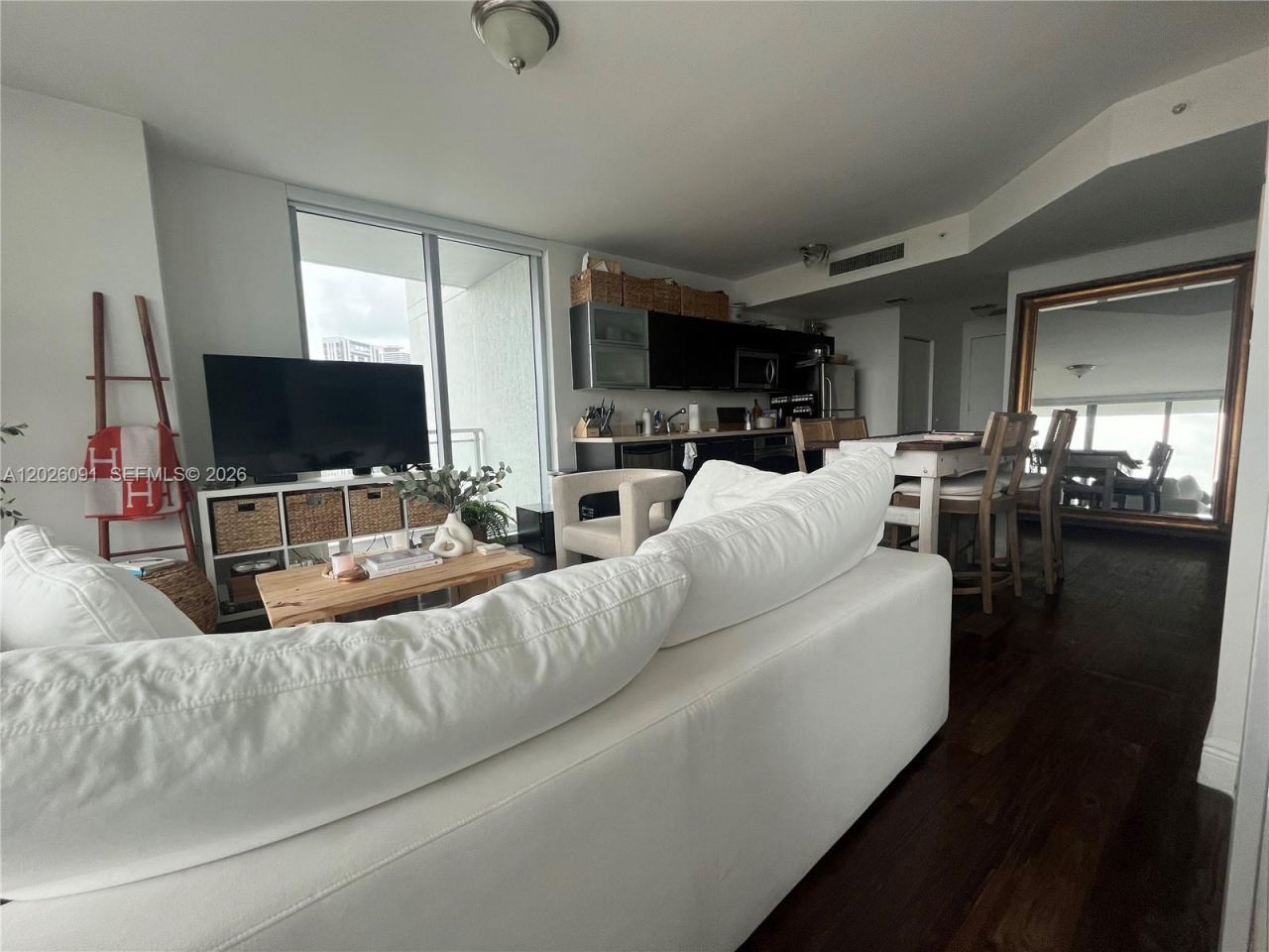 90 SW 3rd St , Unit 1705, Miami, FL 33130 Photo