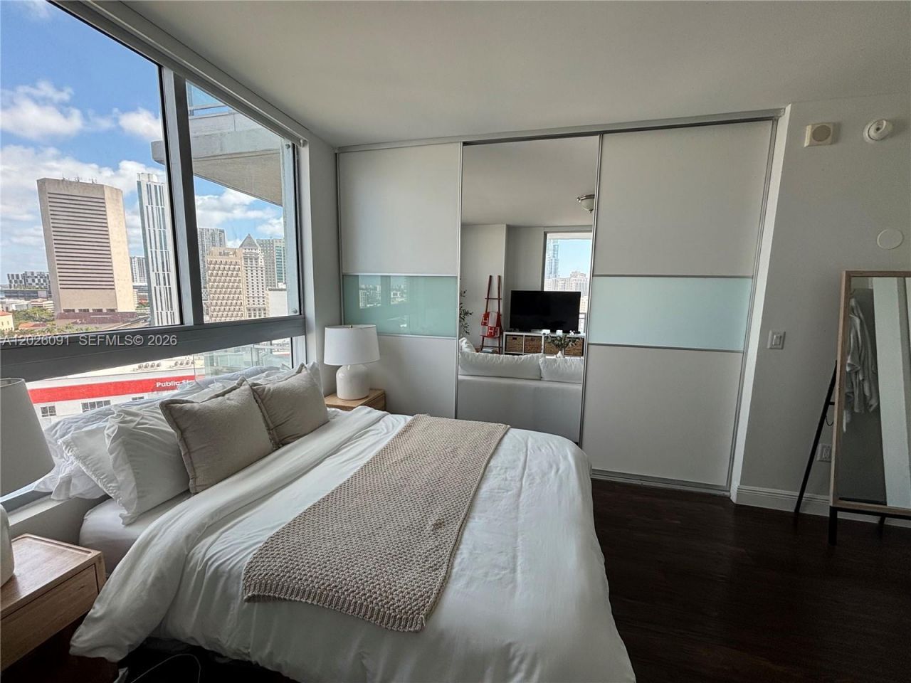 90 SW 3rd St , Unit 1705, Miami, FL 33130 Photo
