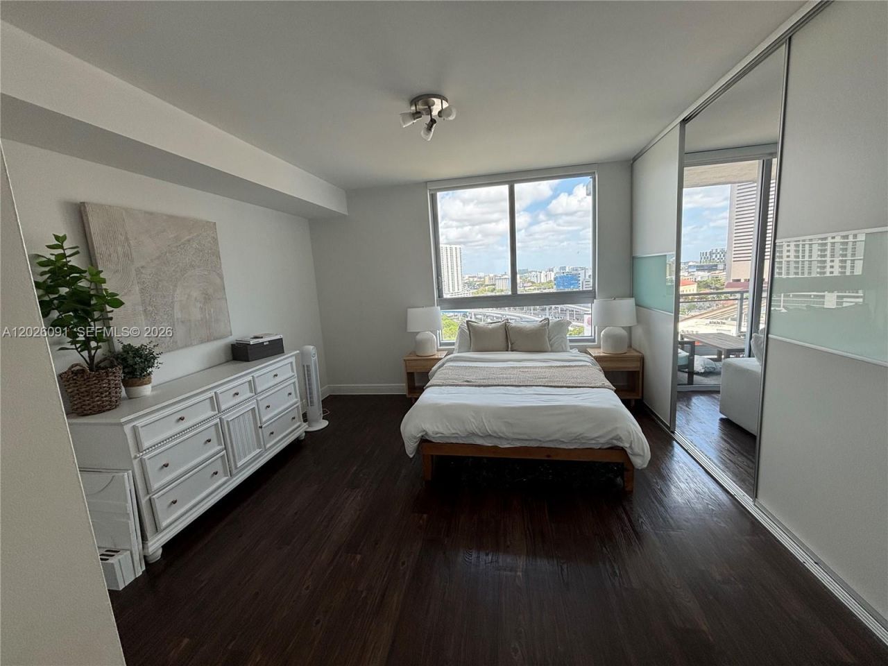 90 SW 3rd St , Unit 1705, Miami, FL 33130 Photo