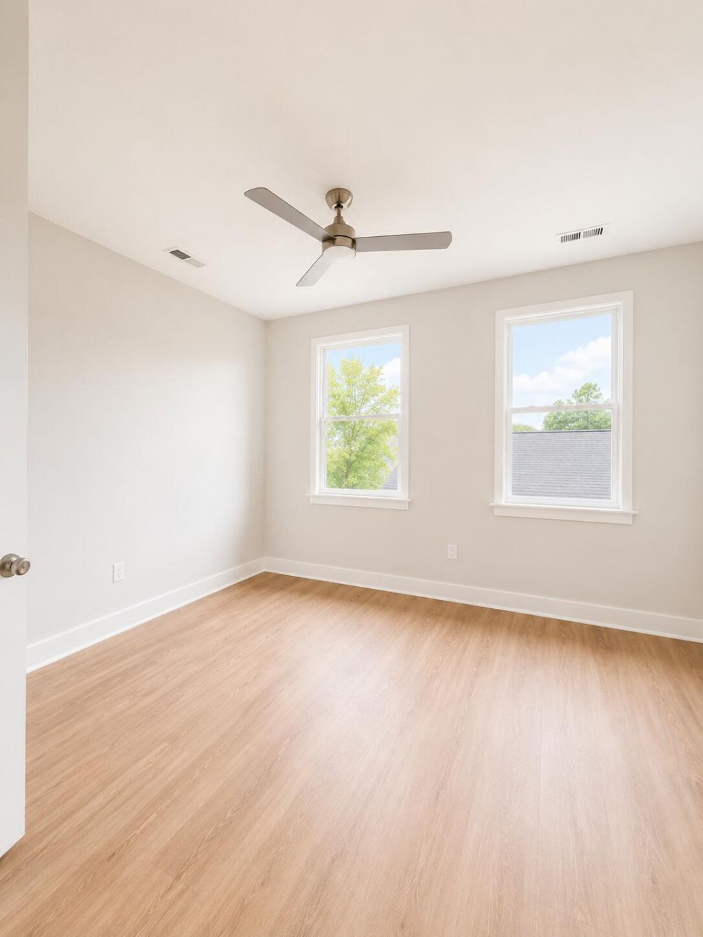 2061 Beech Avenue Photo 10