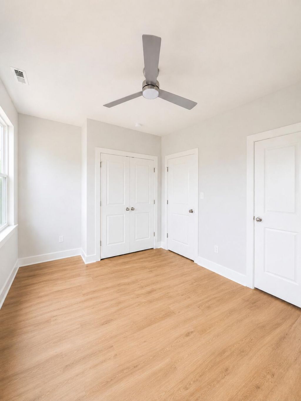 2061 Beech Avenue Photo 14