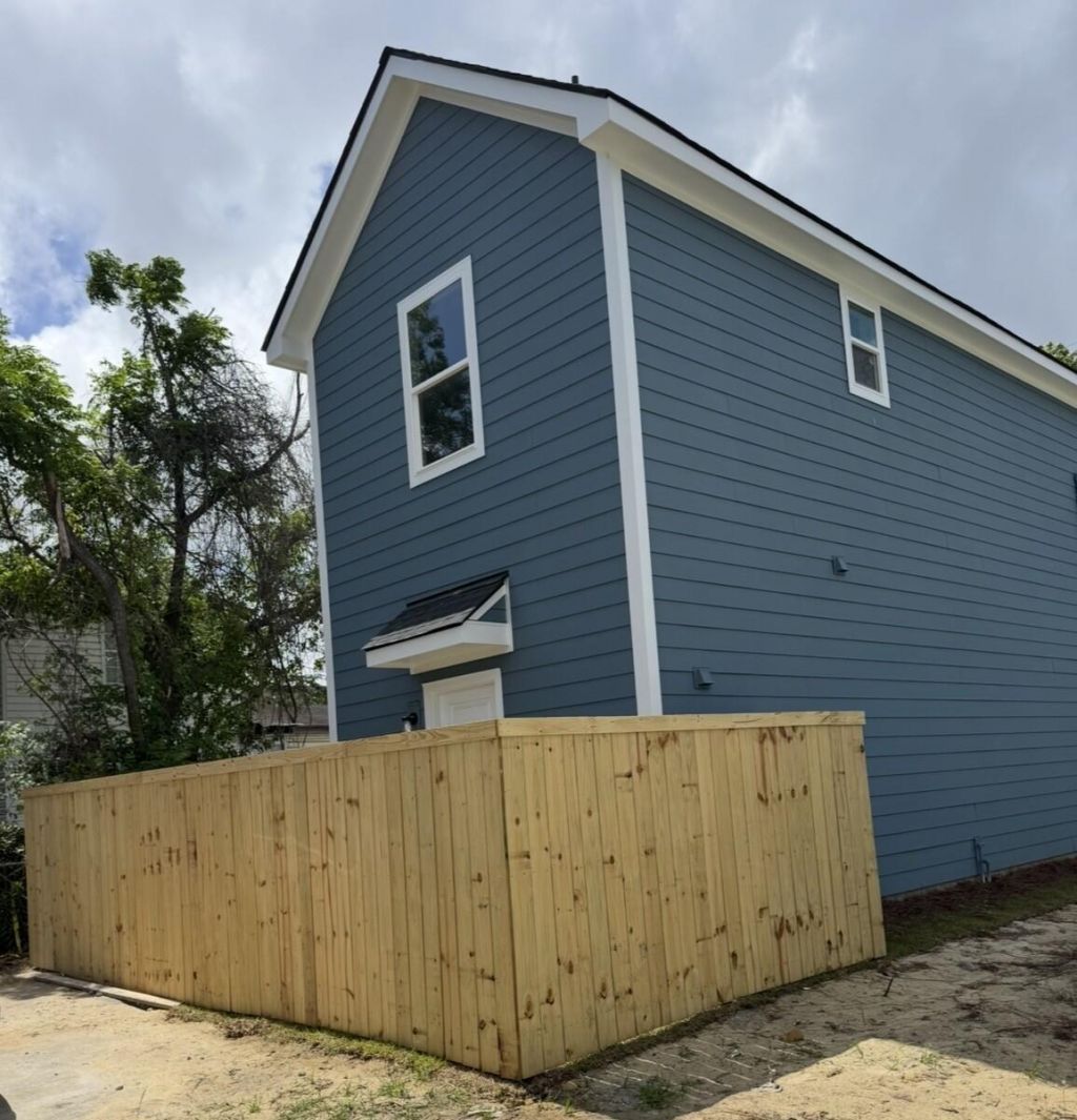 2061 Beech Avenue Photo 19