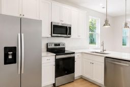 2061 Beech Avenue photo 4