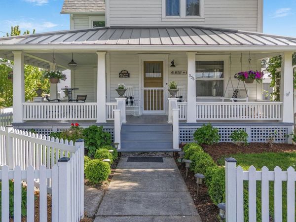336 E Blakely Av, Brownsville, OR 97327