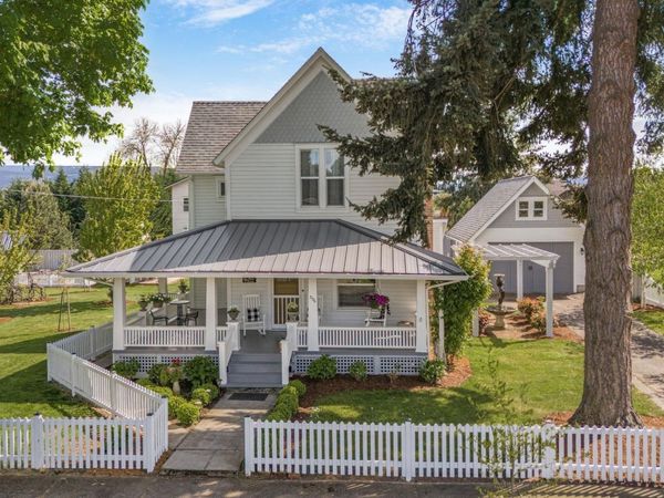 336 E Blakely Av, Brownsville, OR 97327