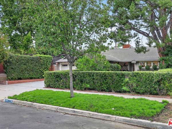 5844 Murietta Avenue, Valley Glen, CA 91401