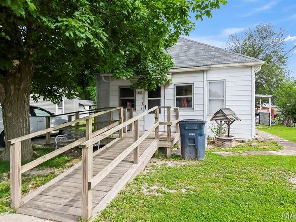 615 E Buchanan Street , Litchfield, IL 62056