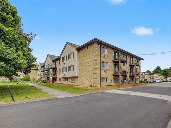 351 Pawtucket Blvd, Unit 7, Lowell, MA 01854