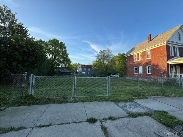 2712 Niagara Street , Niagara Falls, NY 14303