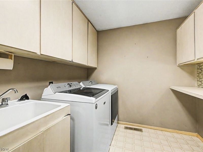 13192 Olympus Way , Strongsville, OH 44149 Photo 16