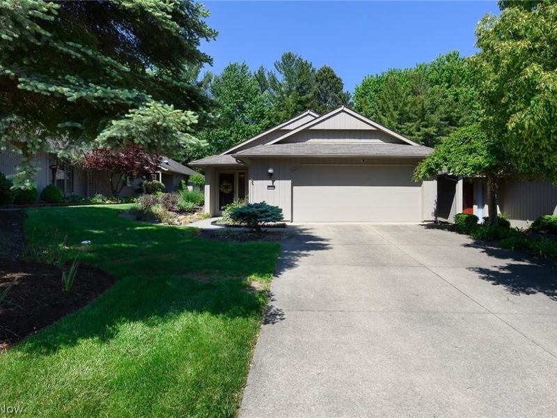 13192 Olympus Way , Strongsville, OH 44149 Photo 2
