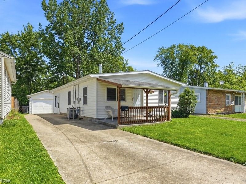 176 Clinton Avenue, Elyria, OH 44035 Photo 2