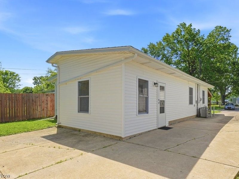176 Clinton Avenue, Elyria, OH 44035 Photo 5