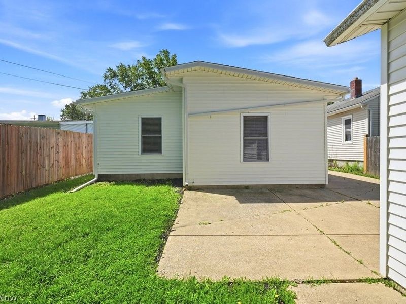 176 Clinton Avenue, Elyria, OH 44035 Photo 6