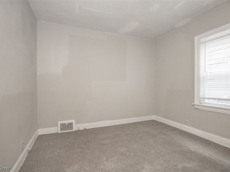 12008 Craven Avenue , Cleveland, OH 44105 Photo 13