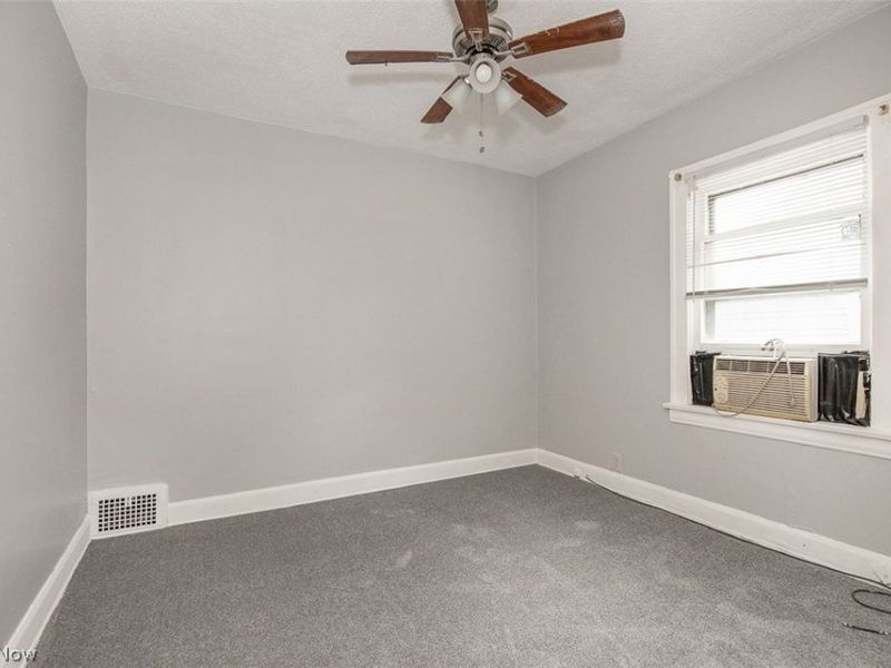 12008 Craven Avenue , Cleveland, OH 44105 Photo 32