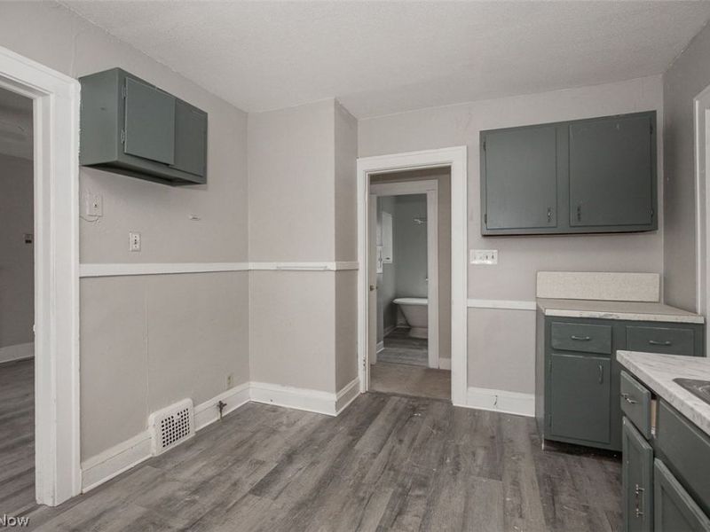 12008 Craven Avenue , Cleveland, OH 44105 Photo 9