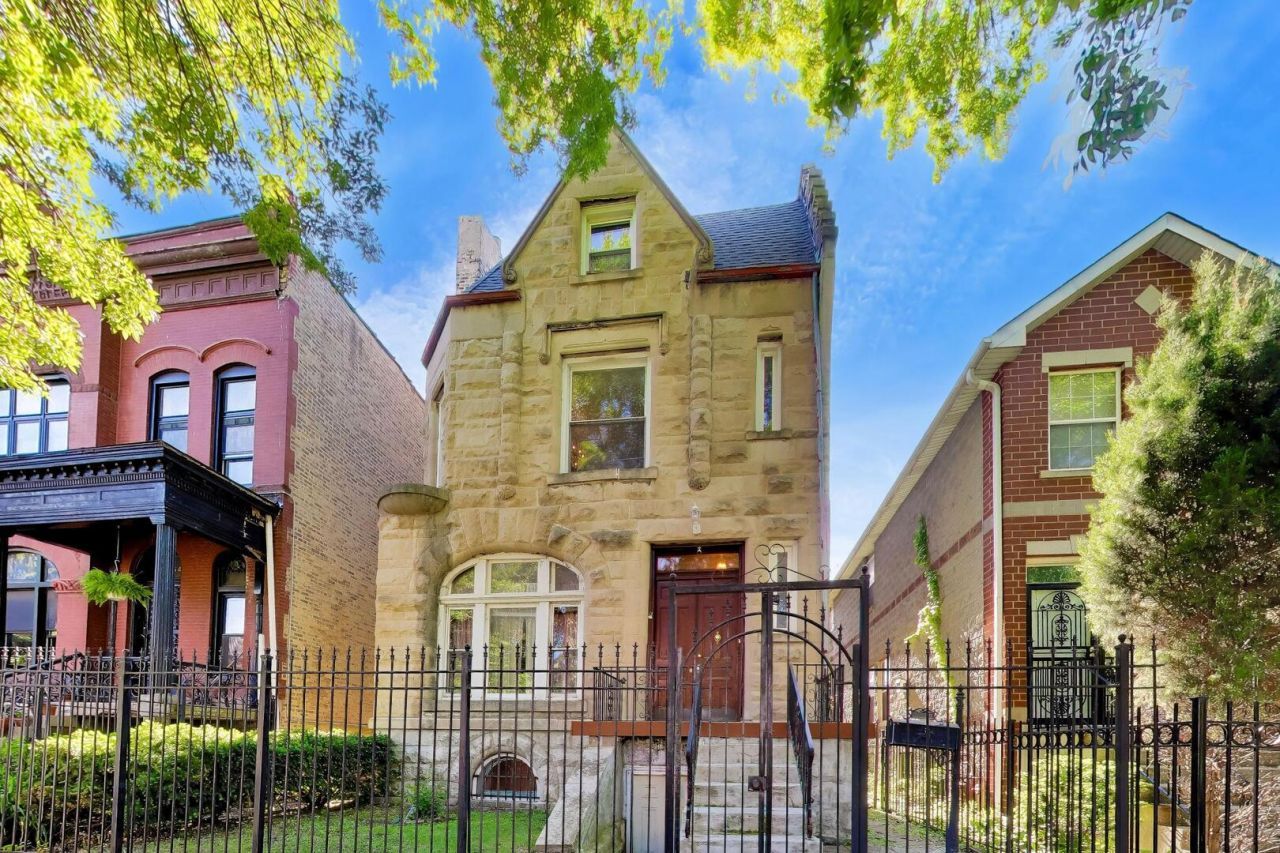 3640 S Prairie Avenue , Chicago, IL 60653 Main Photo