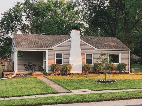 7221 W 61st Street, Overland Park, KS 66202