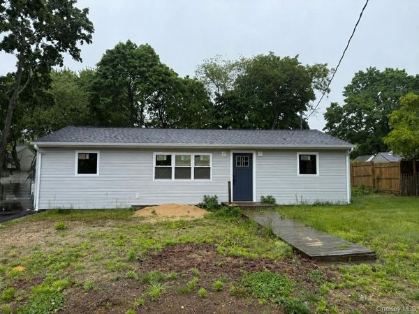 547 Taylor Avenue , Patchogue, NY 11772