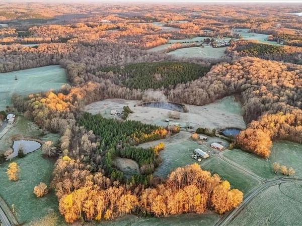 2385 Clacie Lane , Liberty, NC 27298