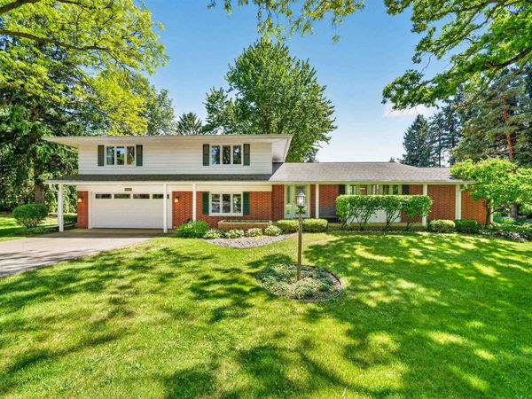 5567 Shamrock Lane, Fitchburg, WI 53711