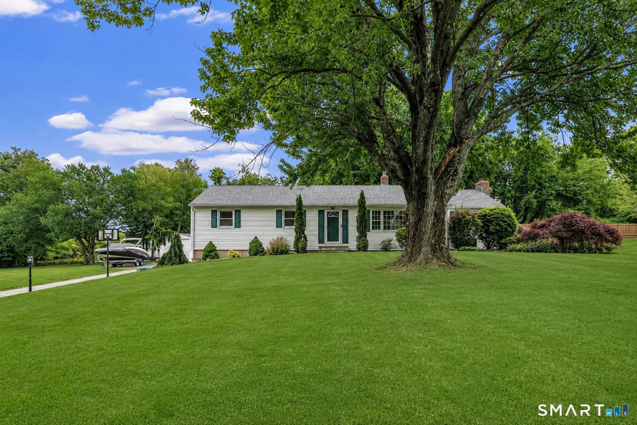 12 Laurel Wood, Shelton, CT 06484 Main Photo
