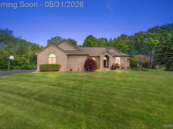 8533 Glen View Drive, Hartland Twp, MI 48843