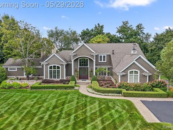 864 Pine Needle Trail, Oakland Twp, MI 48306