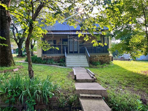 1421 Hendrix Street , Altus, AR 72821