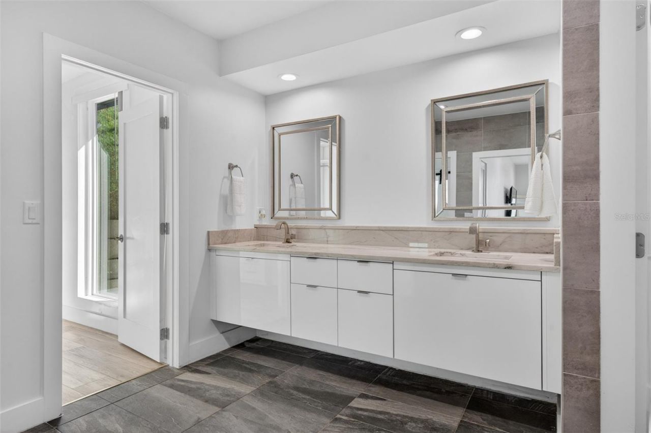 3059 S Lakeshore Court, Eustis, FL 32726 Photo