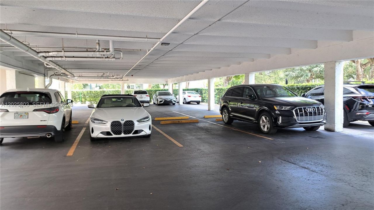 201 178th Dr, Unit 209, Sunny Isles Beach, FL 33160 Photo