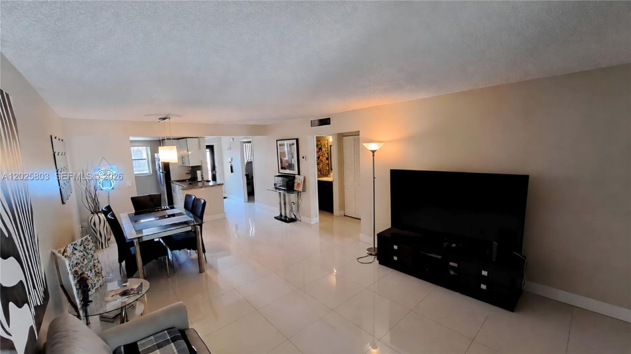 201 178th Dr, Unit 209, Sunny Isles Beach, FL 33160 Photo