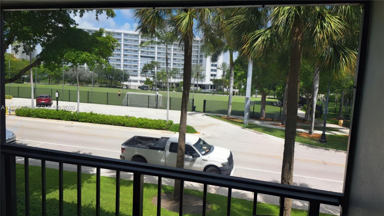 201 178th Dr, Unit 209, Sunny Isles Beach, FL 33160 Photo