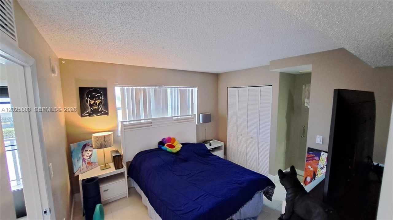 201 178th Dr, Unit 209, Sunny Isles Beach, FL 33160 Photo