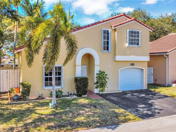 12797 NW 13th St , Sunrise, FL 33323