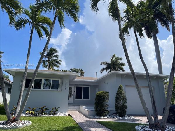 1230 Hollywood Blvd , Hollywood, FL 33019