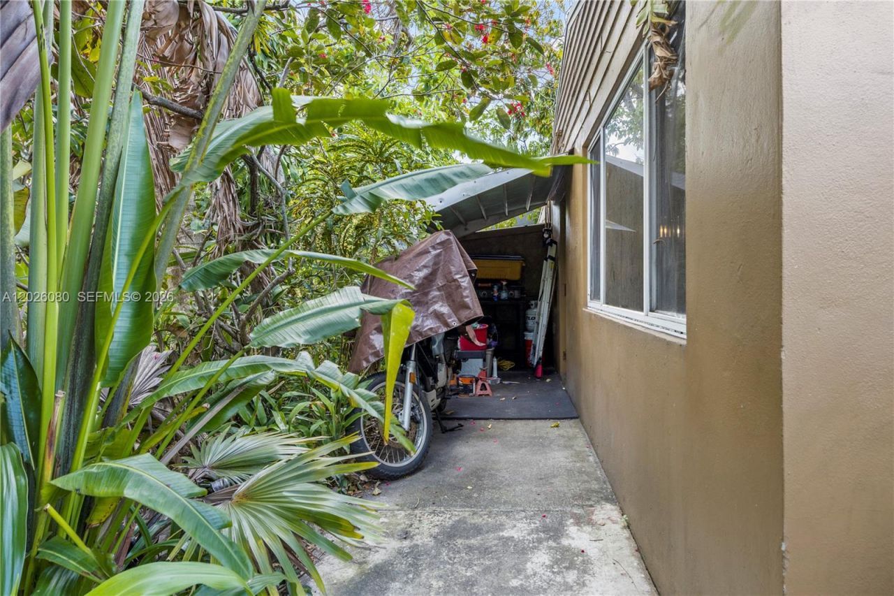 1975 SW 41st Ave, Fort Lauderdale, FL 33317 Photo