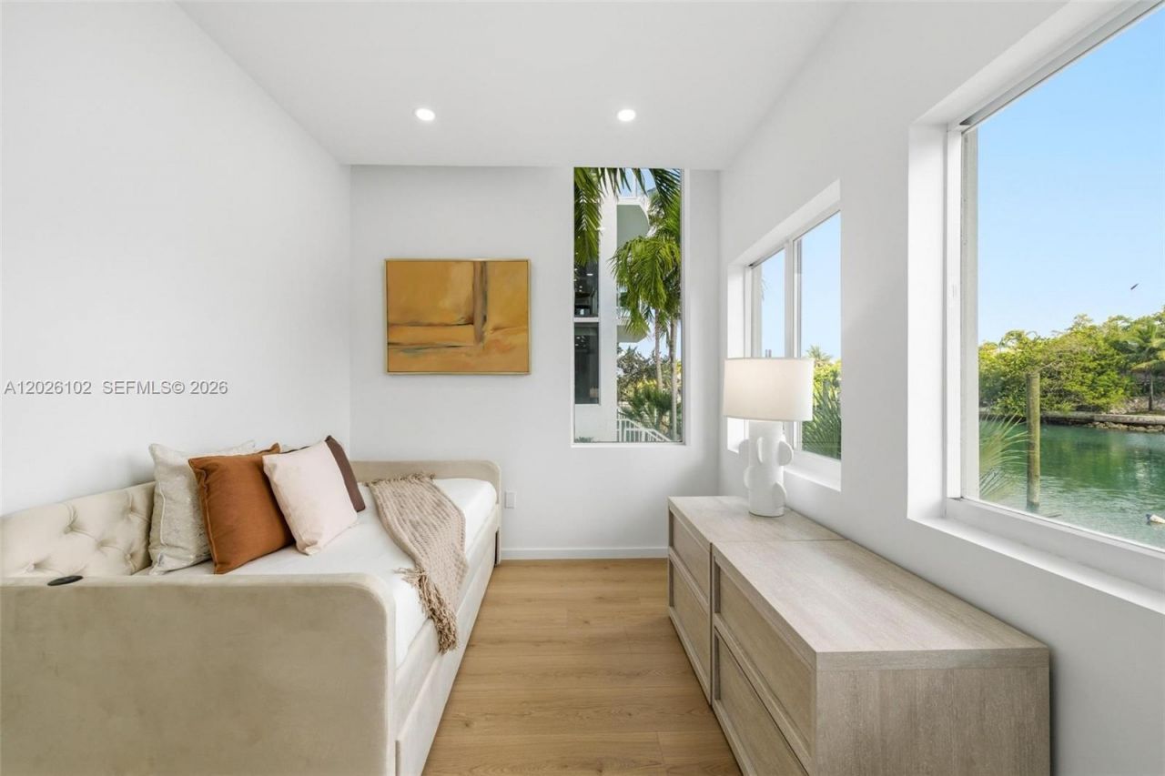1975 Calais Dr, Unit 5, Miami Beach, FL 33141 Photo