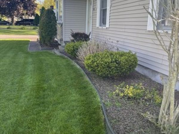 106 Deslauriers St, Chicopee, MA 01020