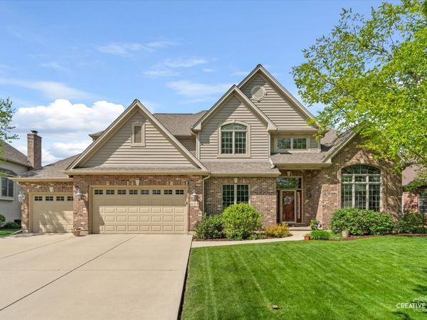 614 Pine Street , Sugar Grove, IL 60554