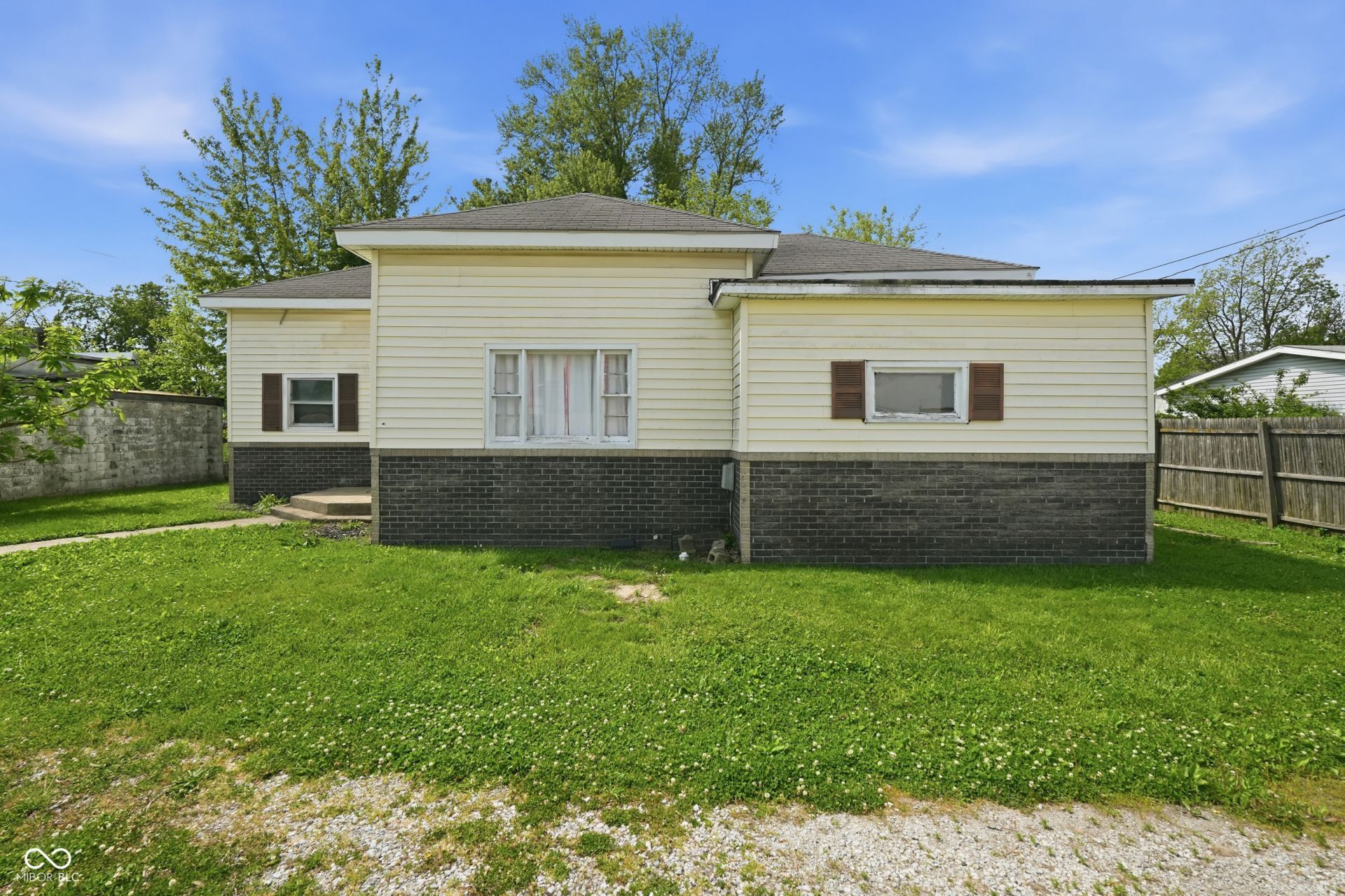 105 W 36th Street, Marion, IN 46953 Main Photo