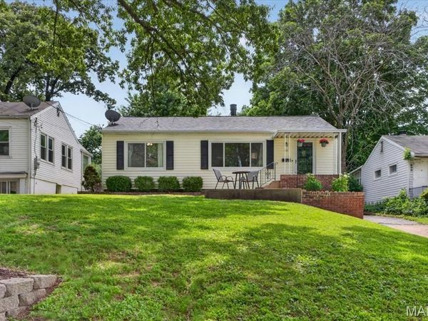 841 Diversey Drive, Crestwood, MO 63126